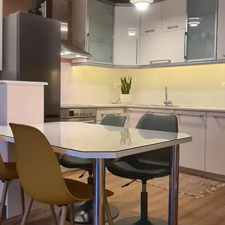 La Comfy Ap Apartment
