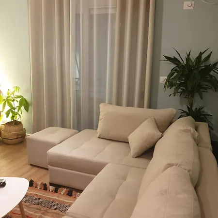 La Comfy Ap * Sarandë